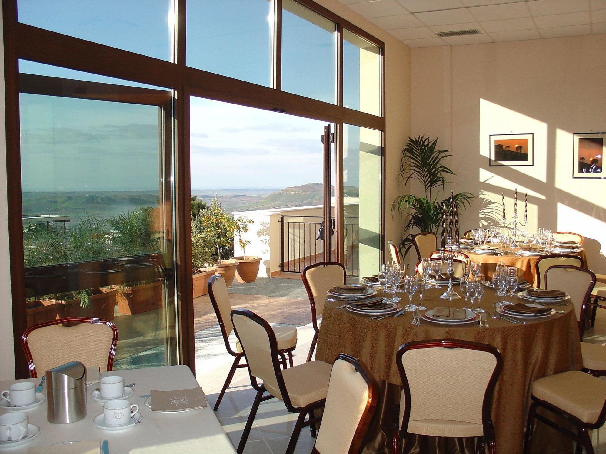 Hotel Villa Mokarta Salemi Restaurante foto